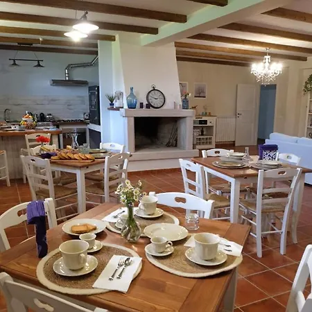 L'orto Sul Poggio Bed and Breakfast 4*